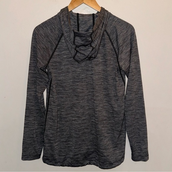 Under Armour Lightweight Hoodie Women’s Size Small - Picture 6 of 8